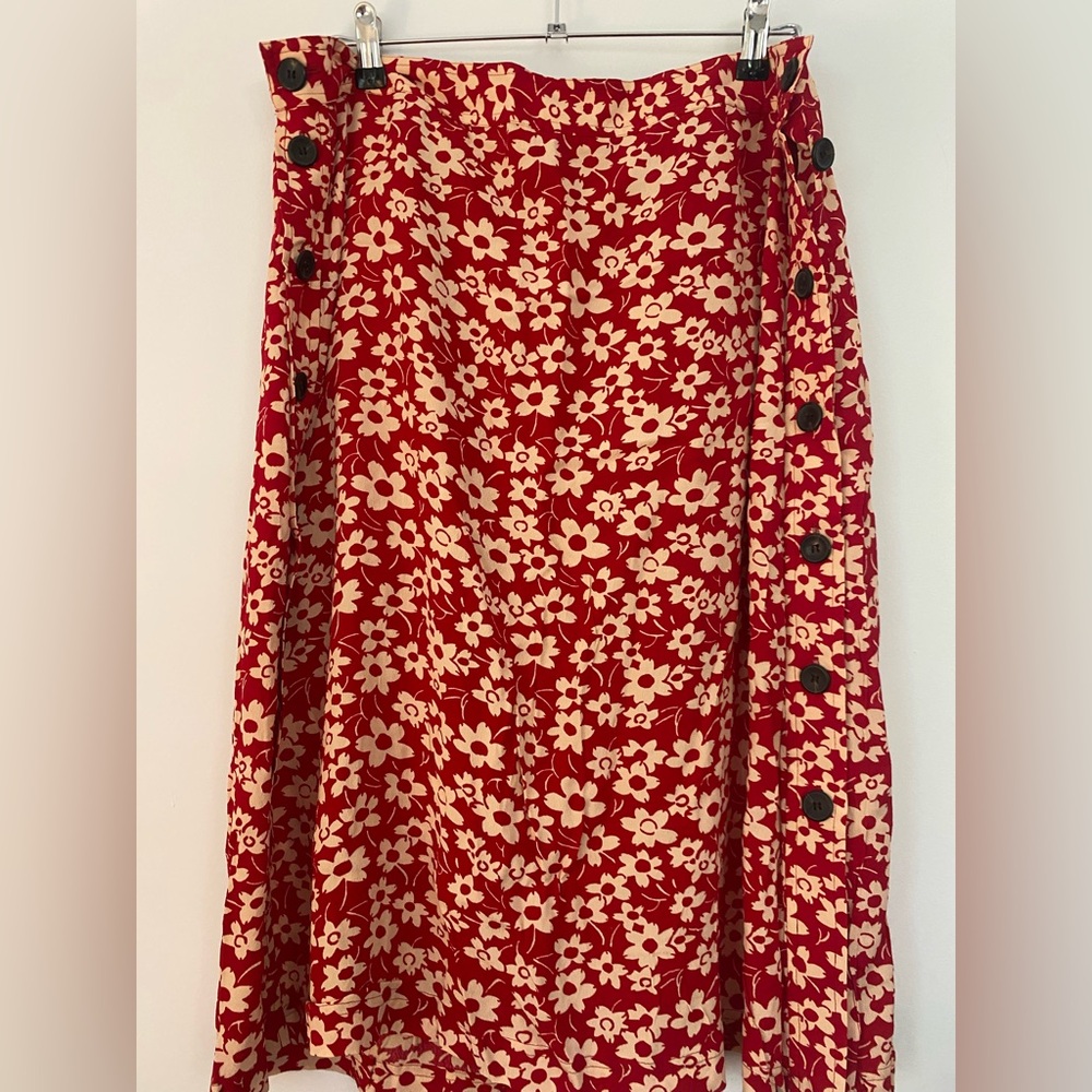 Vibrant Red Madewell Skirt with Cream Flowers and Brown Buttons